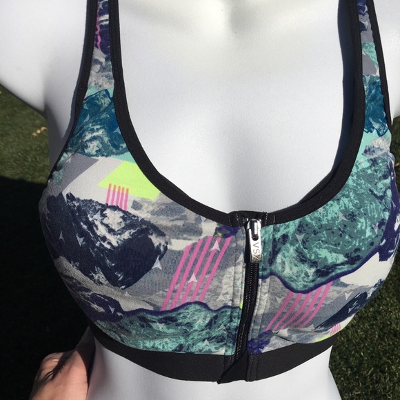 Victoria’s Secret Sportsbra 34C - Picture 2 of 5